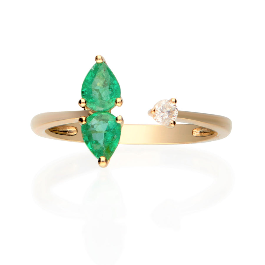 Enchanting Beauty: Zola 14K Yellow Gold Ring with Pear-Cut Emerald